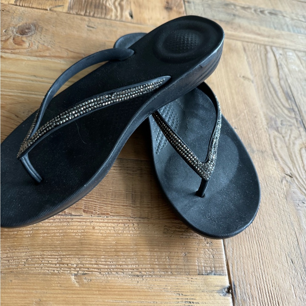 Fitflop black sparkle thongs, size 7-8, excellent condition